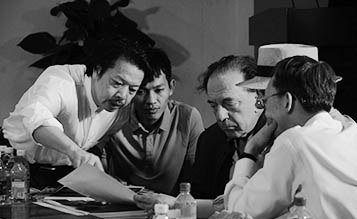 1.Sign a design contract